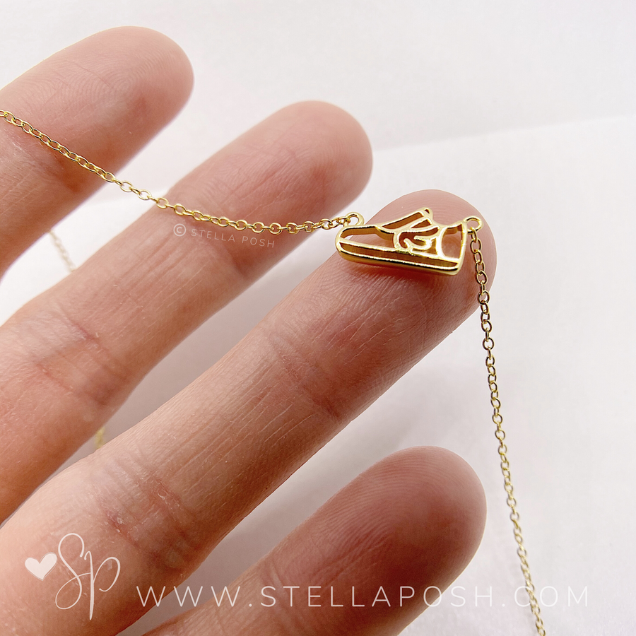 .925 silver Dainty Runner Necklace in gold.